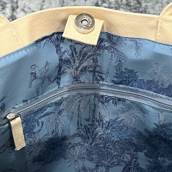 Twig and Arrow canvas bag - Picture 3 of 4